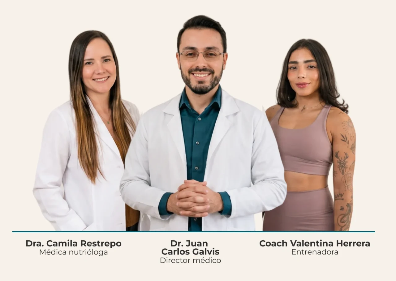 Equipo médico del Protocolo GLP-1: Dr. Juan Carlos Galvis, Dra. Camila Restrepo y Coach Valentina Herrera
